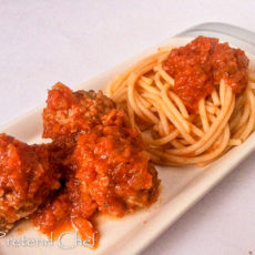 Easy and tasty spaghetti and meatballs in tomato sauce